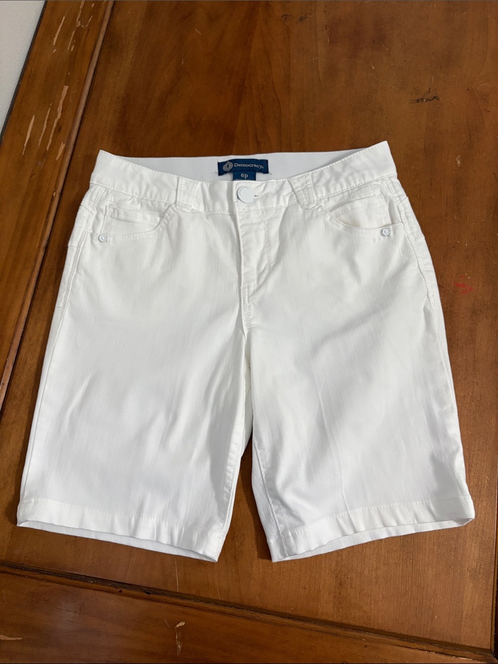 Democracy AbSolution White Women's Bermuda Shorts Size 6P